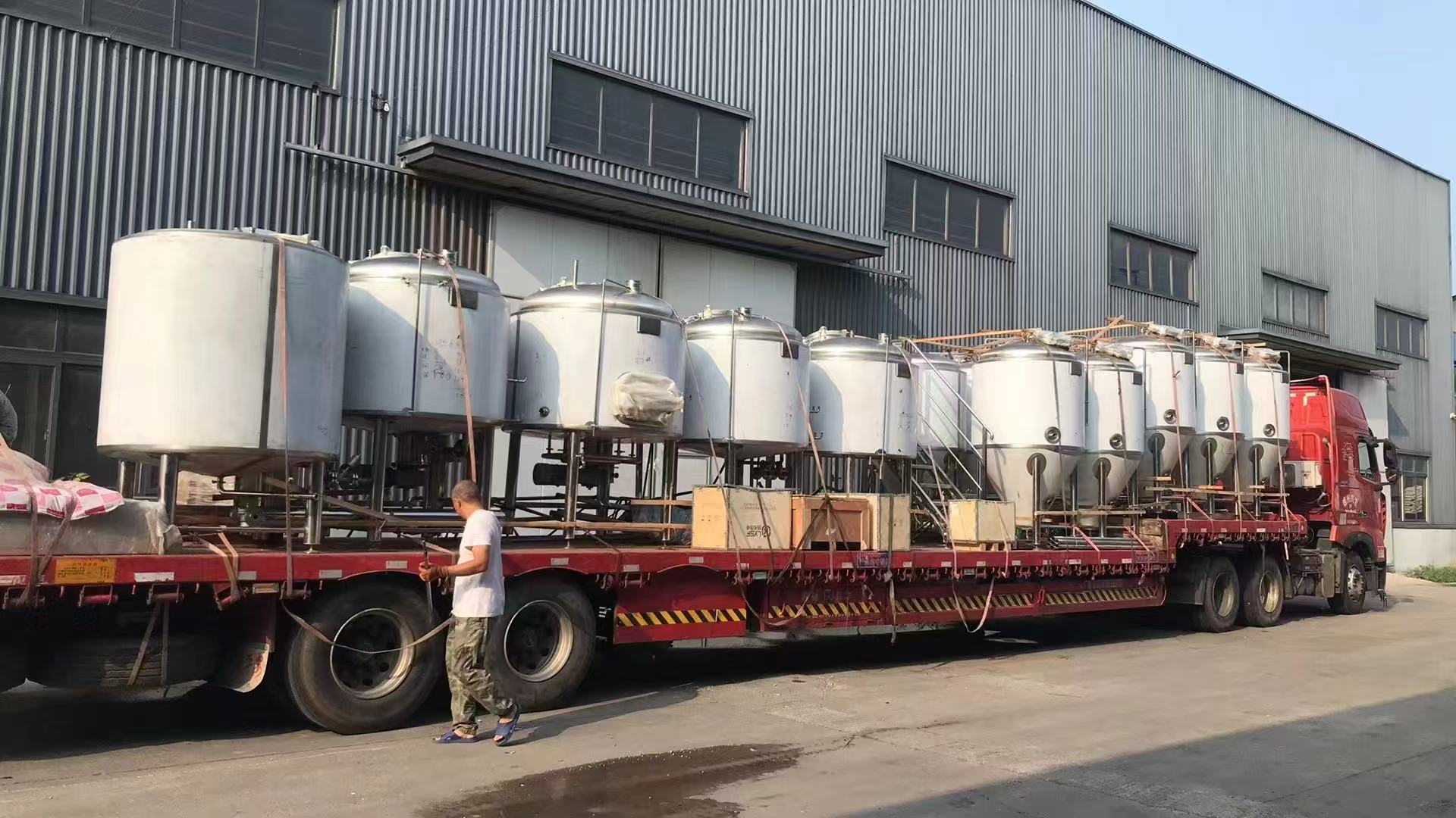 岫岩精酿啤酒设备厂—中小型精酿啤酒厂提供服务